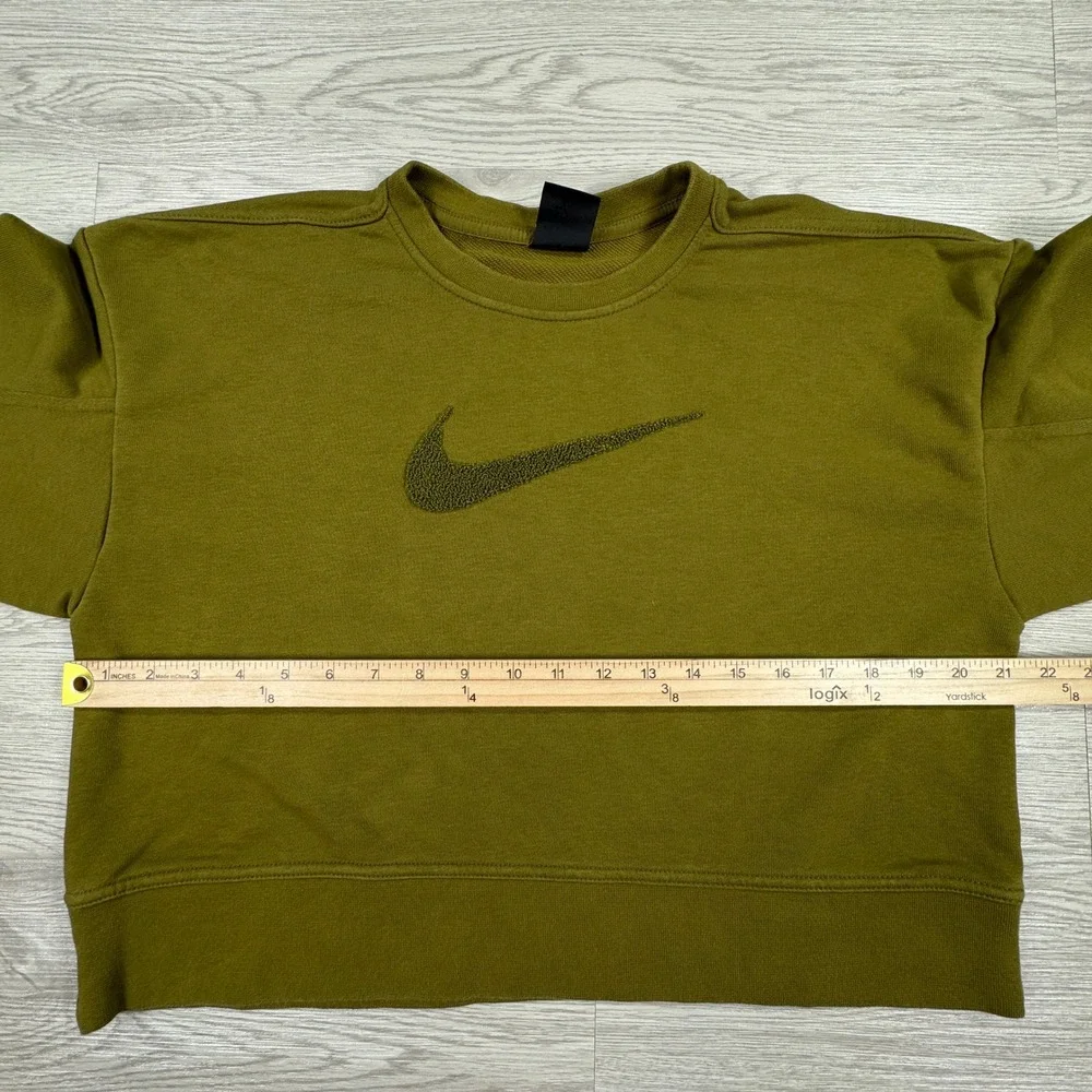Nike Women's Sweatshirt Cropped Boucle Swoosh Olive Green XS Fleece Pullover